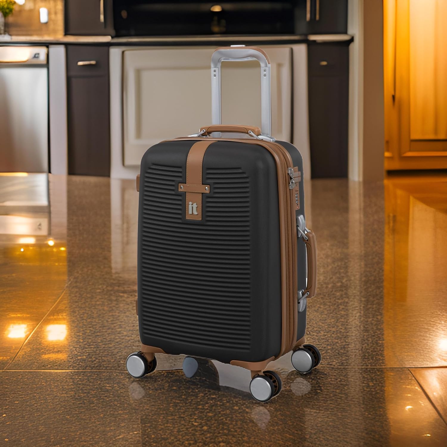 it luggage- Shoreside-Brown-Cabin 20 inches Expandable Hard Case Beautiful Interior with Wet Pouch Carry-on 8 Wheel Trolley Bag