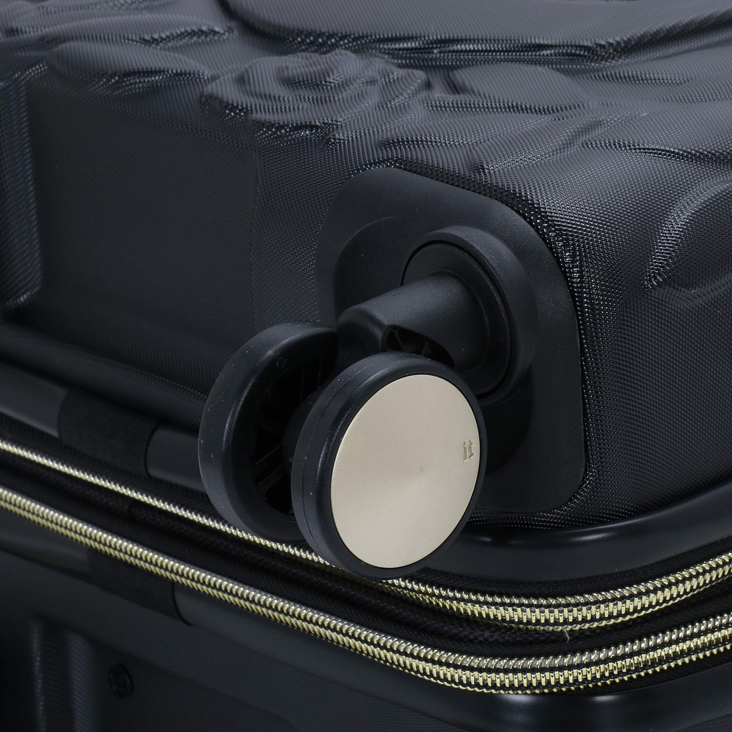 it luggage Skulls II-Black with Gold Highlights Medium-24 inches Expandable Hardsided with TSA Lock & Wet Pouch Inside 8 Wheel Trolley Bag
